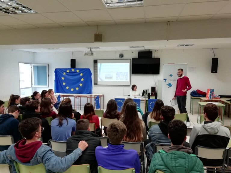aula-charla-erasmus